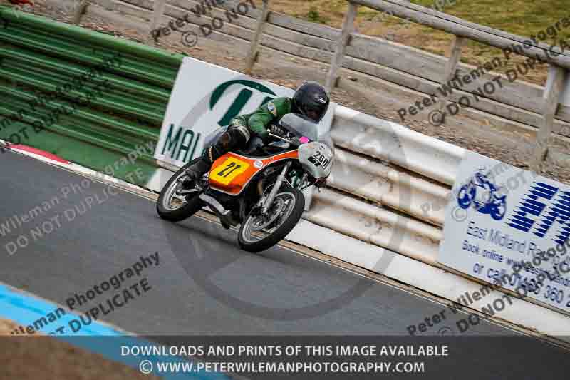 Vintage motorcycle club;eventdigitalimages;mallory park;mallory park trackday photographs;no limits trackdays;peter wileman photography;trackday digital images;trackday photos;vmcc festival 1000 bikes photographs